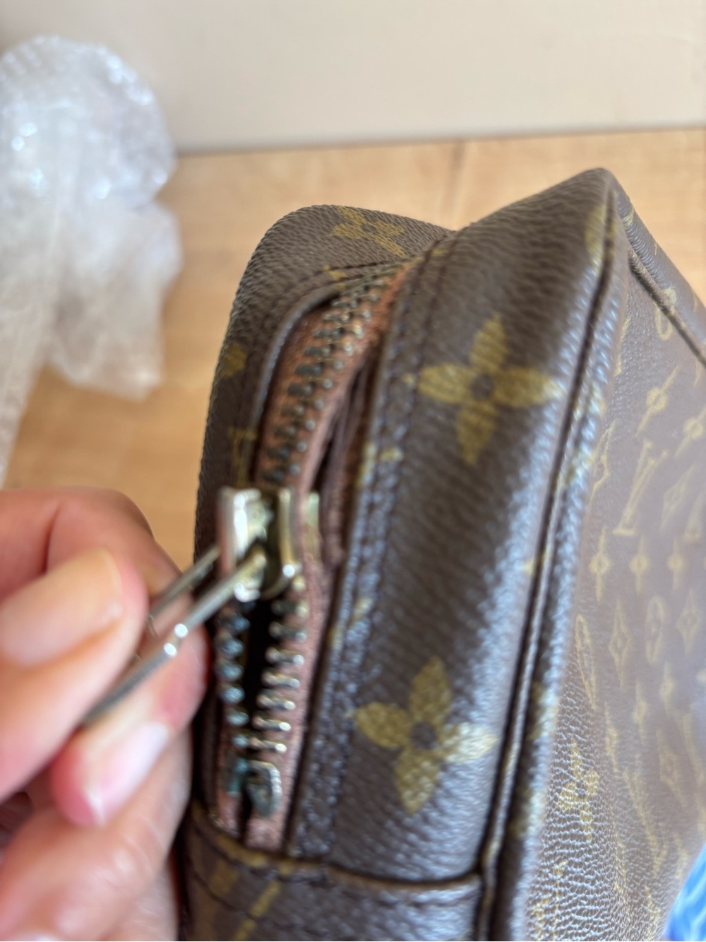 Authentic Louis Vuitton toiletry monogram - Picture 10 of 11